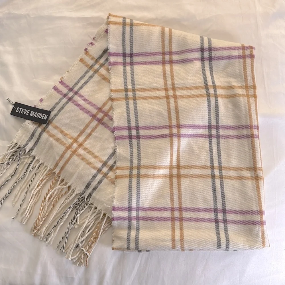 NWT Steve Madden Cream,Gold,Purple & Grey 100% acrylic